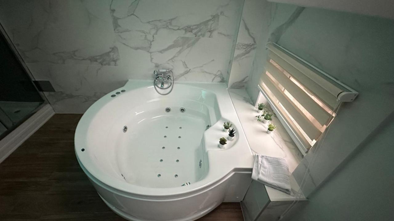 Seti Gorgeous Apartments With Jacuzzi 베오그라드 외부 사진
